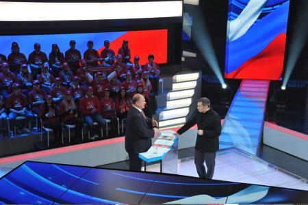 Г.А.Зюганов в одиночку провел дебаты на "России-1" у Соловьева. "ЕР" на дебаты не явилась: "Надеялся, что поспорим всерьез... К сожалению, они убежали"