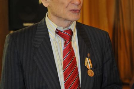 С опорой на духовников и подвижников! Г.А. Зюганов наградил медалью М.В. Ломоносова представителей творческой интеллигенции