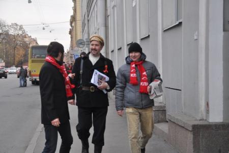 Санкт-Петербург: «Красная цепочка» окрасила Невский проспект