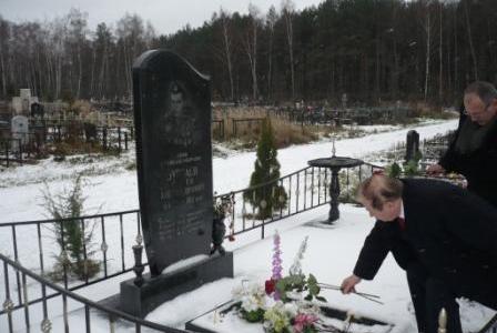 Тульская область: В.А.Стародубцев встретился с избирателями Заокского района и почтил память героев двух войн