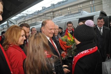 Cprfspb.ru: Геннадий Зюганов прибыл в город трех революций