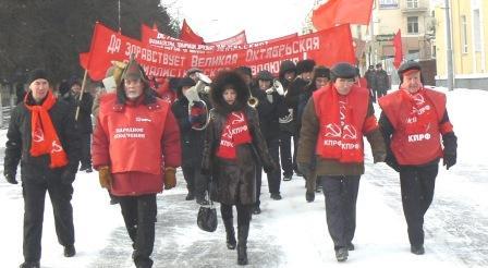 Курган. «Которые тут временные, слазь, кончилось ваше время!» Праздник Великого Октября в Зауралье