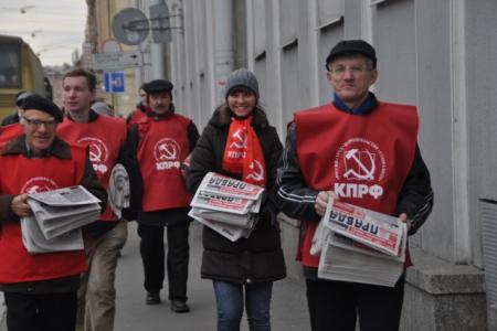 Санкт-Петербург: «Красная цепочка» окрасила Невский проспект