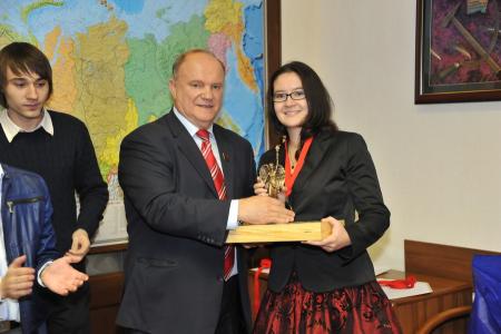 От спортивных побед - к победе КПРФ! Г.А. Зюганов наградил победителей московской студенческой спартакиады 