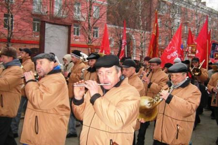 Не дадим превратить себя в безропотную толпу! Репортаж о митинге и шествии в Барнауле