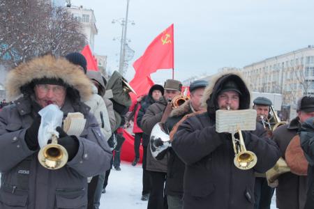 Екатеринбург: 7 ноября полиция задержала комсомольца на митинге 