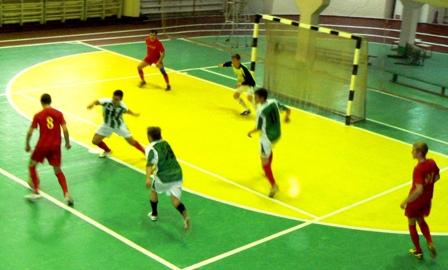 Курган: Красные футболисты вступают в борьбу за чемпионские медали