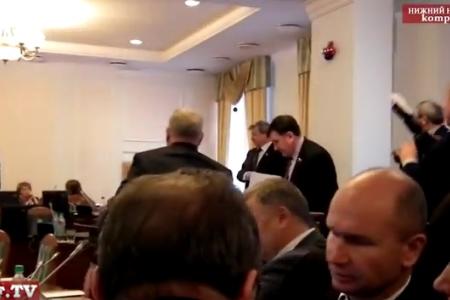 Видео. Нижний Новгород: ЕР не вынесла слов правды...обиделась и ушла