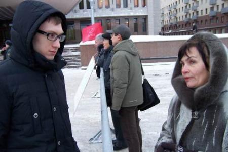 Перед началом работы сессии Госсовета Татарстана состоялся пикет Казанского горкома КПРФ