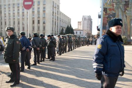 В Краснодаре власть «ЕдРа» держится только на ОМОНе
