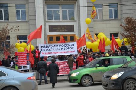 Ростов-на-Дону: ОМОН получил команду на штурм митинга оппозиции. Нижние чины не захотели. Вот он, кризис власти!