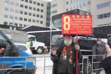 Москва. Семьдесят тысяч человек на проспекте Сахарова требовали отставки премьера Путина и освистывали «демократов»