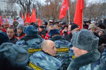 Ростов-на-Дону: ОМОН получил команду на штурм митинга оппозиции. Нижние чины не захотели. Вот он, кризис власти!