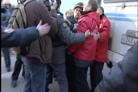 Видео. Краснодар. Нас не запугать! Репортаж о том, как власти обманом, угрозами и полицейскими дубинками пытались сорвать мирную акцию протеста против фальсификации выборов