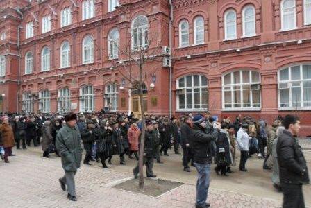 Астраханские коммунисты протестуют против подложных результатов голосования