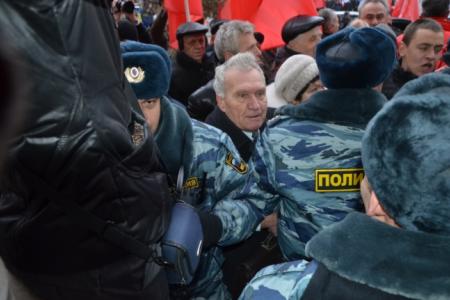 Ростов-на-Дону: ОМОН получил команду на штурм митинга оппозиции. Нижние чины не захотели. Вот он, кризис власти!