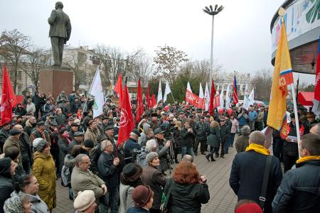 Видео- и фоторепортаж с митинга протеста в Краснодаре. Видео выступления лидера коммунистов Кубани Н.И.Осадчего