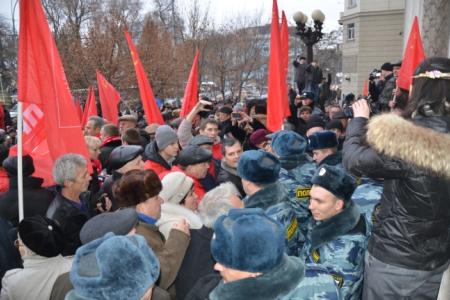 Ростов-на-Дону: ОМОН получил команду на штурм митинга оппозиции. Нижние чины не захотели. Вот он, кризис власти!