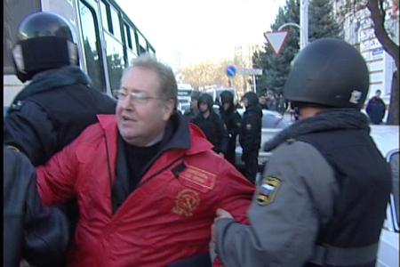 Видео. Краснодар. Нас не запугать! Репортаж о том, как власти обманом, угрозами и полицейскими дубинками пытались сорвать мирную акцию протеста против фальсификации выборов