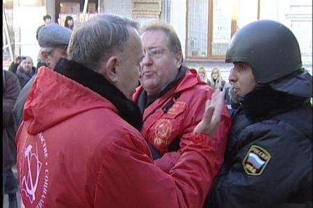 Видео. Краснодар. Нас не запугать! Репортаж о том, как власти обманом, угрозами и полицейскими дубинками пытались сорвать мирную акцию протеста против фальсификации выборов