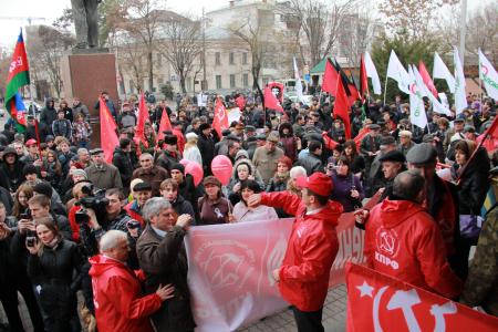 Полуторатысячный митинг протеста в Краснодаре: «Мы стали другими, и готовы защищать свои права!», «Россия без Путина, Кубань без Ткачева!», «Зюганова - в президенты!»