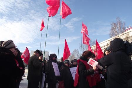 "Таких грязных выборов в истории края еще не было". Протестный митинг коммунистов Красноярска