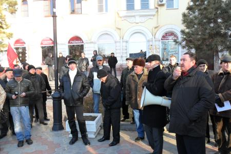В Астрахани продолжаются акции протеста