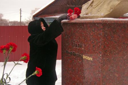 Пенза: Цветы Иосифу Сталину