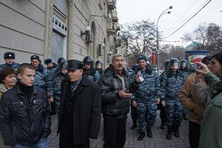 В Ростов-на-Дону стянуты подразделения ОМОНа