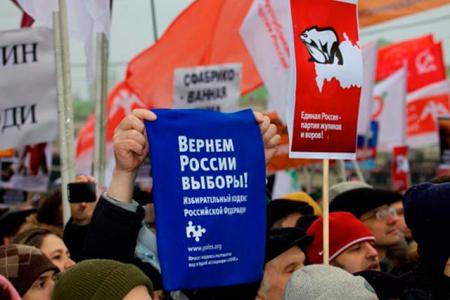 Видео. "Россия - без Путина!", "Зюганова - в президенты". Россия вышла защищать свое право на голос. Выступление В.Ф.Рашкина на митинге на Манежке
