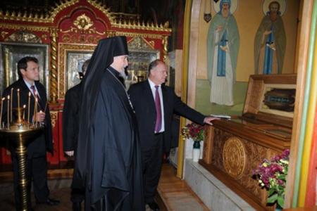 Против власти тьмы. Размышления о коммунизме и православии