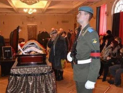 Туляки прощаются с В.А. Стародубцевым. Фоторепортаж