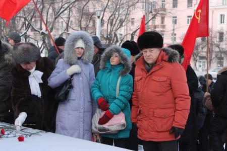 21 января в Комсомольске-на-Амуре состоялось торжественное возложение цветов к памятнику Ленину
