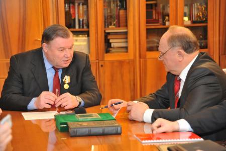 "Русский старт" в Орле. Кандидат на должность Президента России Г.А.Зюганов провел встречи в Орле (фоторепортаж)
