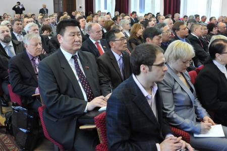 Г.А.Зюганов – наш Президент! Власть и собственность — народу! Послание кандидата в президенты от КПРФ к депутатскому корпусу партии превратилось в манифестацию запроса общества на приход к власти президента-коммуниста
