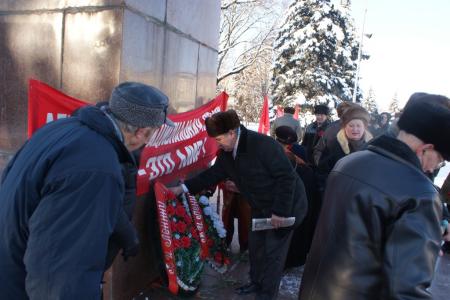 Впереди молодые коммунисты! Митинг в Черкесске призвал к народному контролю на выборах и принятию закона о статусе детей войны