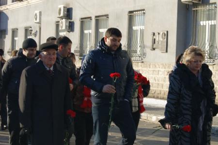  21 января во Владикавказе состоялось торжественное возложение цветов к памятнику В.И. Ленину (фоторепортаж)