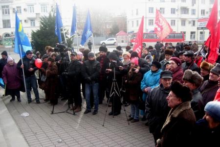KUBKPRF.RU: В Краснодаре в рамках Всероссийской акции состоялся митинг под лозунгами «За достойную жизнь и честные выборы! Наш президент – Зюганов!»