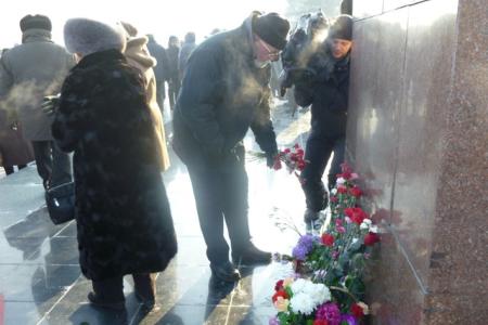 Коммунисты Алтайского края почтили память В.И. Ленина и поддержали требования участников Всероссийской акции протеста КПРФ «За честные выборы! За достойную жизнь!»