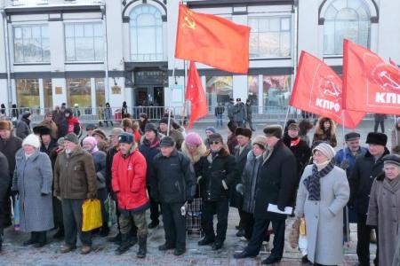 Саратов: За  честные выборы! Зюганов  – наш президент!