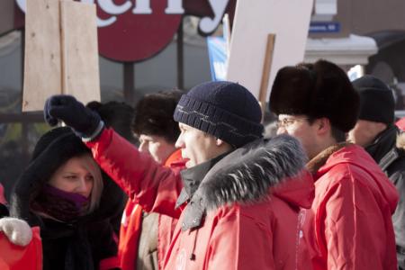Томская область: Представители КПРФ прошли маршем под лозунгом "Ни одного голоса Путину!"