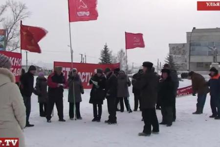 Видео. Ульяновская область: Власть бросила погорельцев котороым некуда идти