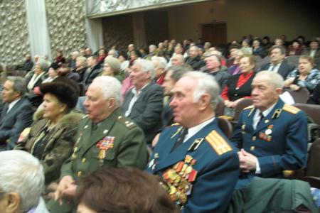 С Днем Советской Армии и Военно-морского флота! Калужский горком КПРФ организовал праздничный концерт