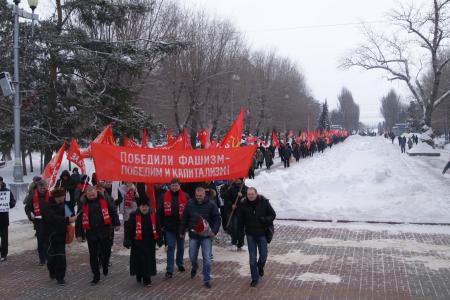Волгоградская область: Тревожный праздник. "Победили фашизм - победим и капитализм!"