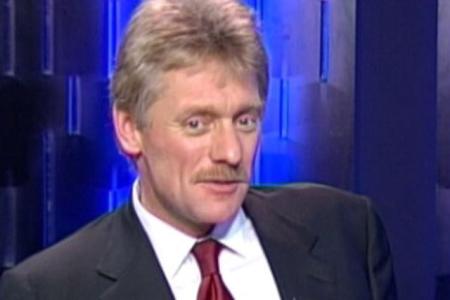Штаб Путина приглашает на подписание скандального договора о выборах. А сам Путин улетел в другой конец страны