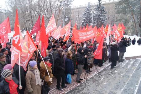 Волгоградская область: Тревожный праздник. "Победили фашизм - победим и капитализм!"