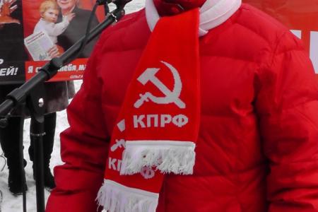 День Советской Армии и Военно-Морского Флота в Саратовской области: Зюганова - в президенты, Алимову - в губернаторы!