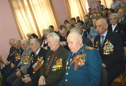 Коммунисты Кургана провели концерт в честь Дня Советской Армии