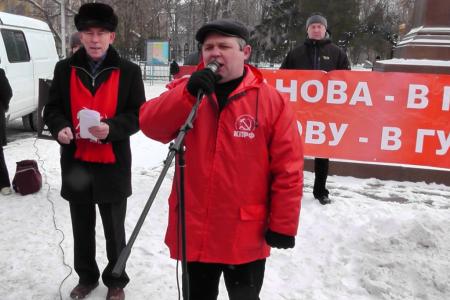 День Советской Армии и Военно-Морского Флота в Саратовской области: Зюганова - в президенты, Алимову - в губернаторы!