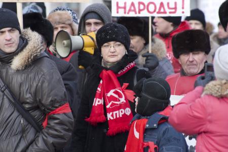 Томская область: Представители КПРФ прошли маршем под лозунгом "Ни одного голоса Путину!"